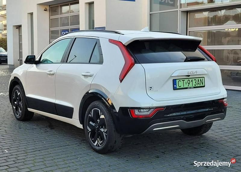 Używany Kia Niro 150 kW (204 KM) 2023 Biały (metalik) SUV
