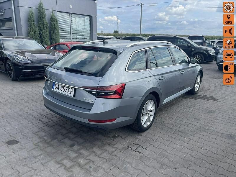 Szary (metalik) Używany 2021 Skoda Superb Kombi | 64 900 zł - Obraz 1/4