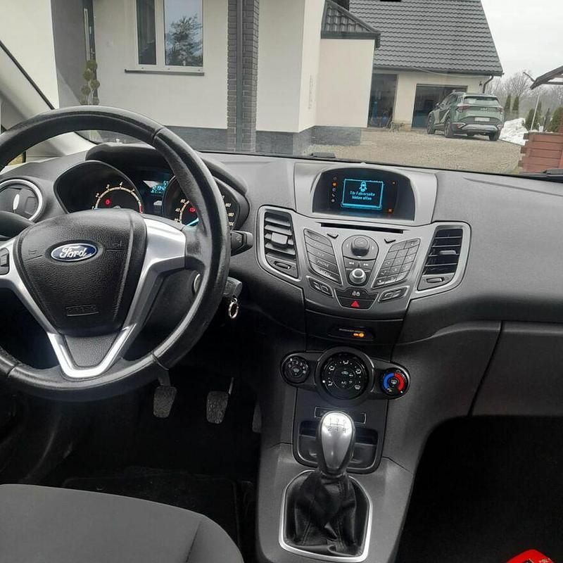 Używany Ford Fiesta 2013 Czarny Hatchback