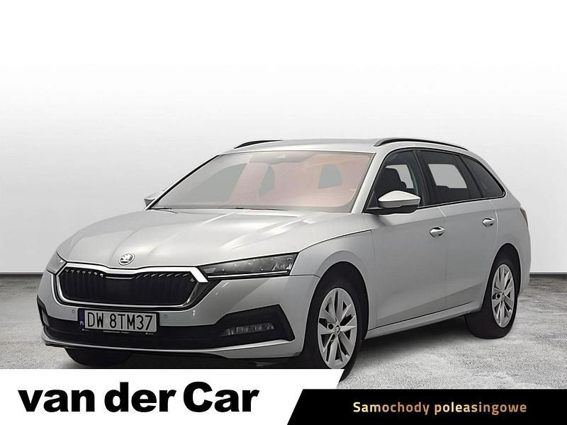 Srebrny Używany 2022 Skoda Octavia Ambition Kombi | 74 900 zł (Dość drogi) - Obraz 1/4