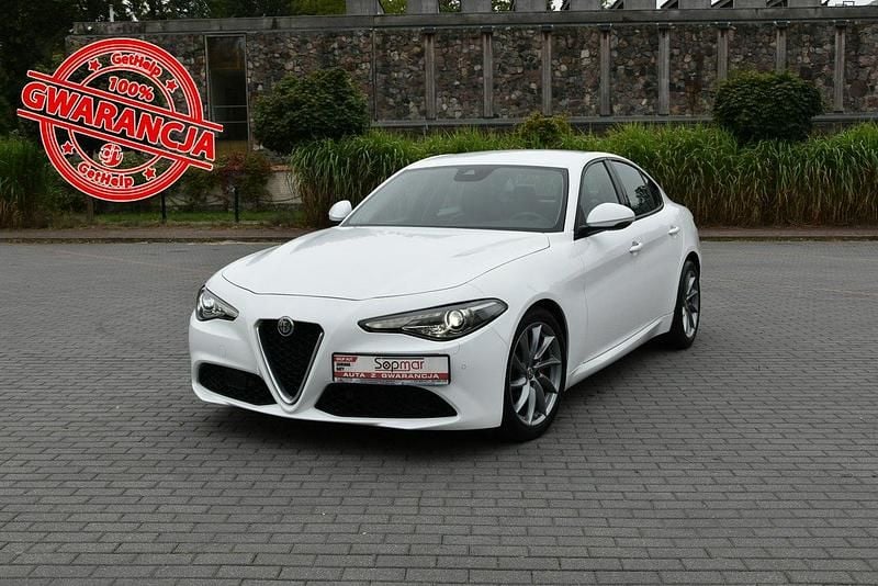 Biały Używany 2018 Alfa Romeo Giulia Sedan/Limuzyna | 69 900 zł - Obraz 1/4