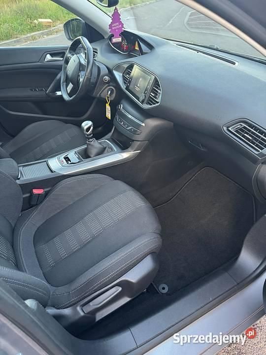 Srebrny Używany 2016 Peugeot 308 Allure Kombi | 28 600 zł (Uczciwa cena) - Obraz 1/4