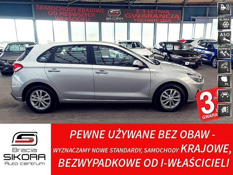 Używany Hyundai i30 110 KM (80 kW) 2022 Beżowy Hatchback