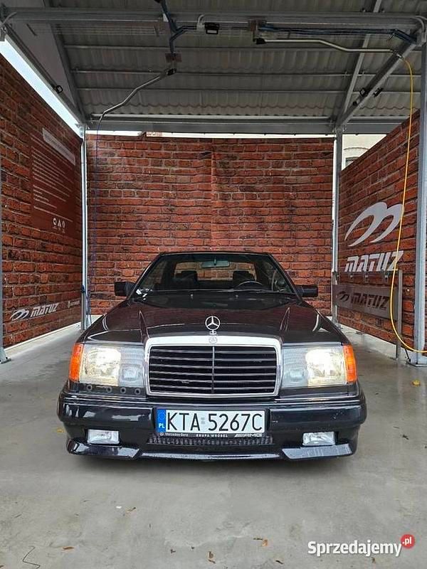 Używany Mercedes E320 500 KM (367 kW) 1993 Czarny Coupe