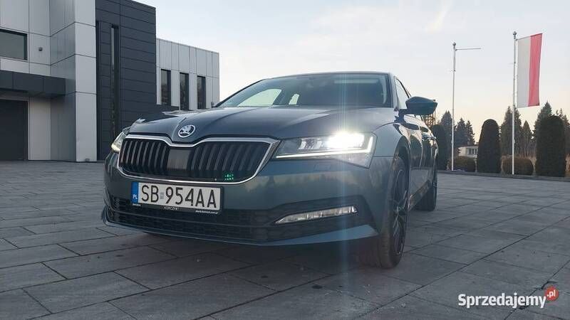 Używany Skoda Superb 150 KM (110 kW) 2019 Grafitowy Sedan/Limuzyna