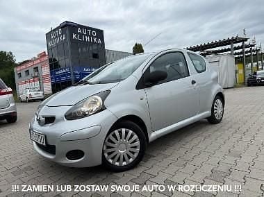 Srebrny Używany 2009 Toyota Aygo Hatchback | 8900 zł (Uczciwa cena) - Obraz 1/4