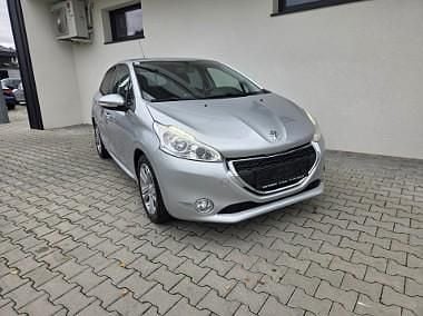 Srebrny Używany 2013 Peugeot 208 Hatchback | 16 900 zł (Uczciwa cena) - Obraz 1/4