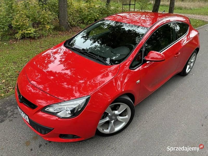Czerwony Używany 2012 Opel Astra GTC Sport Coupe | 27 900 zł (Uczciwa cena) - Obraz 1/4