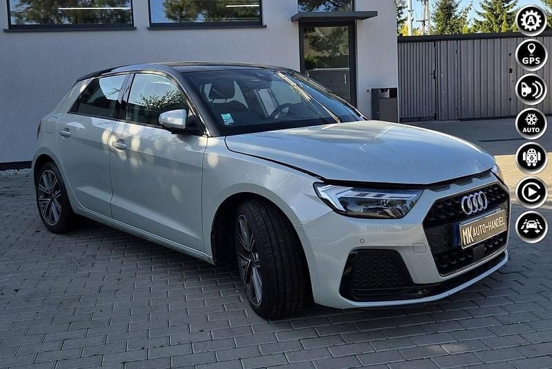 Inny (metalik) Używany 2024 Audi A1 Hatchback | 39 900 zł - Obraz 1/4