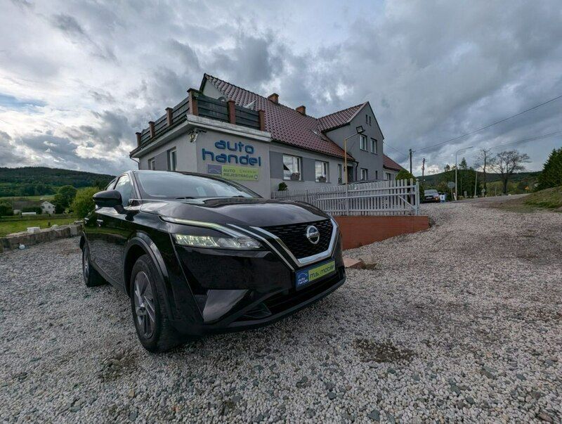 Czarny (metalik) Używany 2022 Nissan Qashqai SUV | 111 111 zł (Dość drogi) - Obraz 1/4
