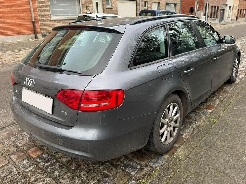 Używany Audi A4 136 KM (100 kW) 2012 Szary Kombi