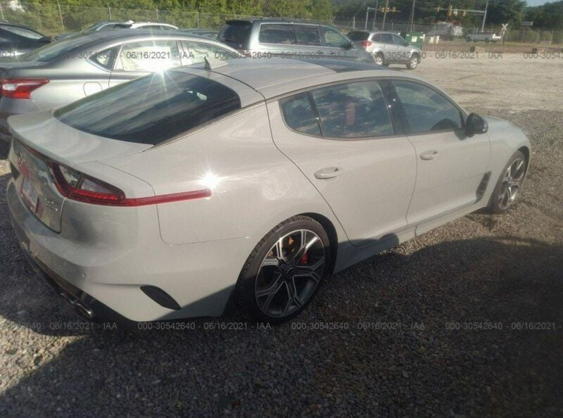 Używany Kia Stinger GT 365 KM (268 kW) 2018 Szary Hatchback