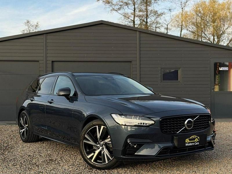 Używany Volvo V90 197 KM (144 kW) 2022 Inny (metalik) Kombi