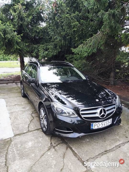 Czarny Używany 2013 Mercedes E300 Kombi | 56 900 zł - Obraz 1/4