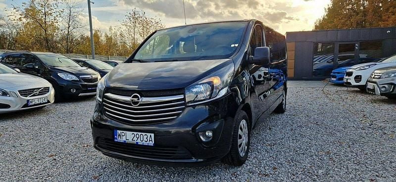 Używany Opel Vivaro 145 KM (106 kW) 2017 Czarny Minivan