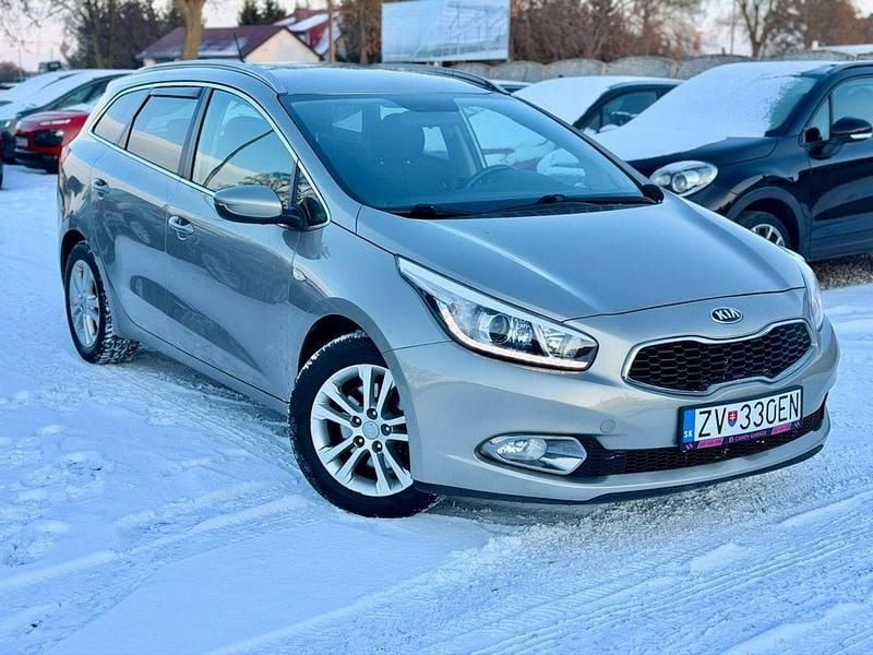 Używany Kia Ceed 135 KM (99 kW) 2014 Inny Hatchback