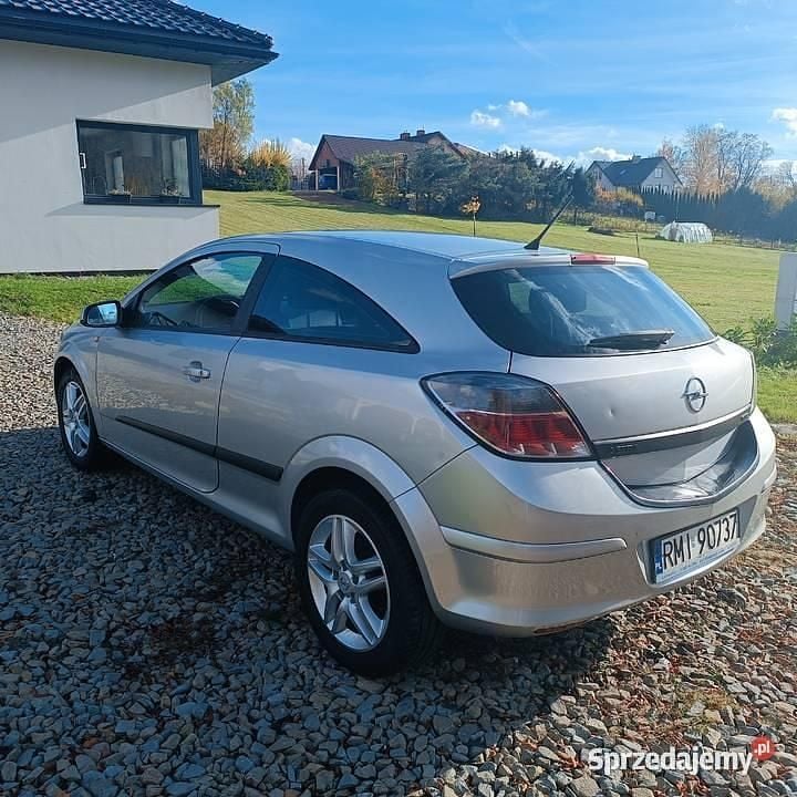 Srebrny Używany 2007 Opel Astra GTC Hatchback | 6900 zł (Uczciwa cena) - Obraz 1/4