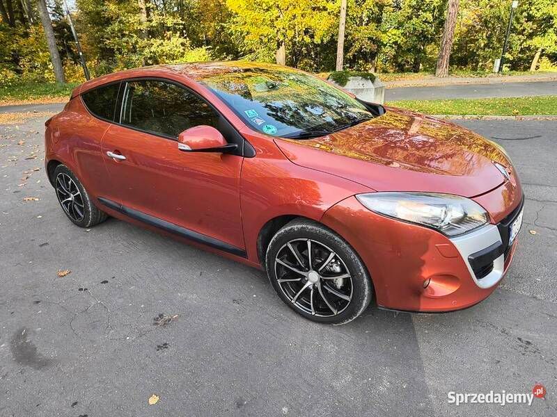 Czerwony Używany 2009 Renault Mégane Coupé Coupe | 18 000 zł - Obraz 1/4