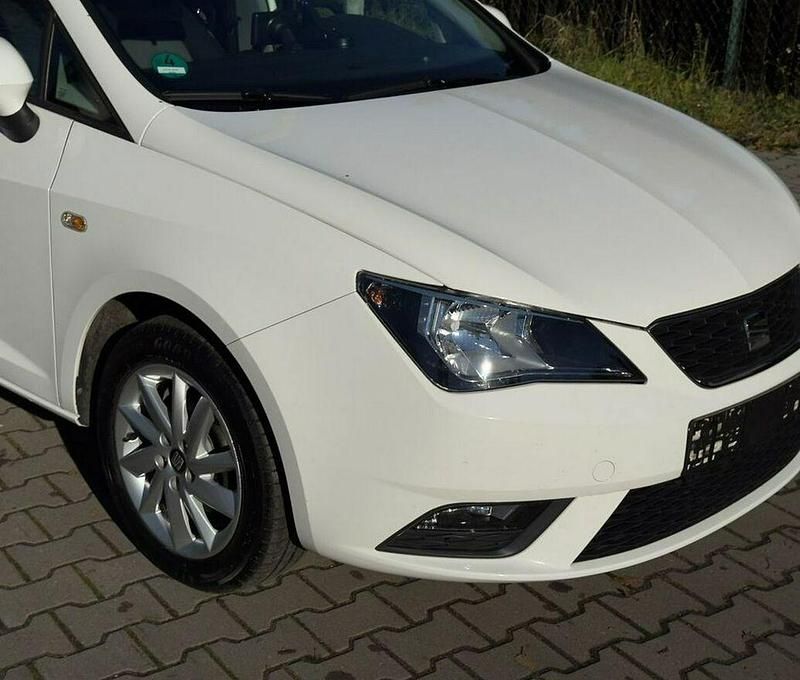 Używany Seat Ibiza 85 KM (62 kW) 2014 Biały Hatchback