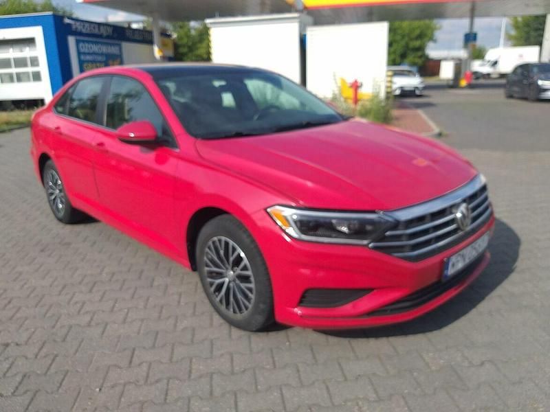 Czerwony Używany 2019 VW Jetta Sedan/Limuzyna | 49 900 zł (Drogi) - Obraz 1/3