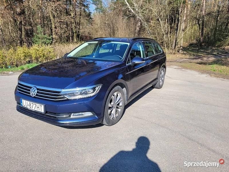 Granatowy Używany 2017 VW Passat Comfortline Kombi | 53 900 zł (Uczciwa cena) - Obraz 1/4