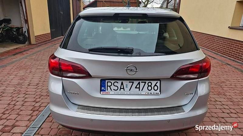 Używany Opel Astra 2017 Srebrny Kombi