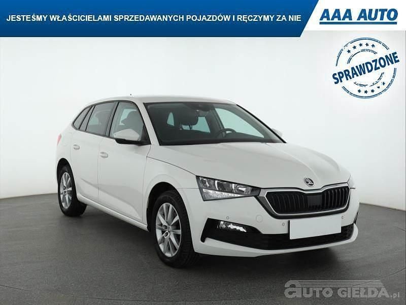 Używany Skoda Scala 2021 Biały Hatchback