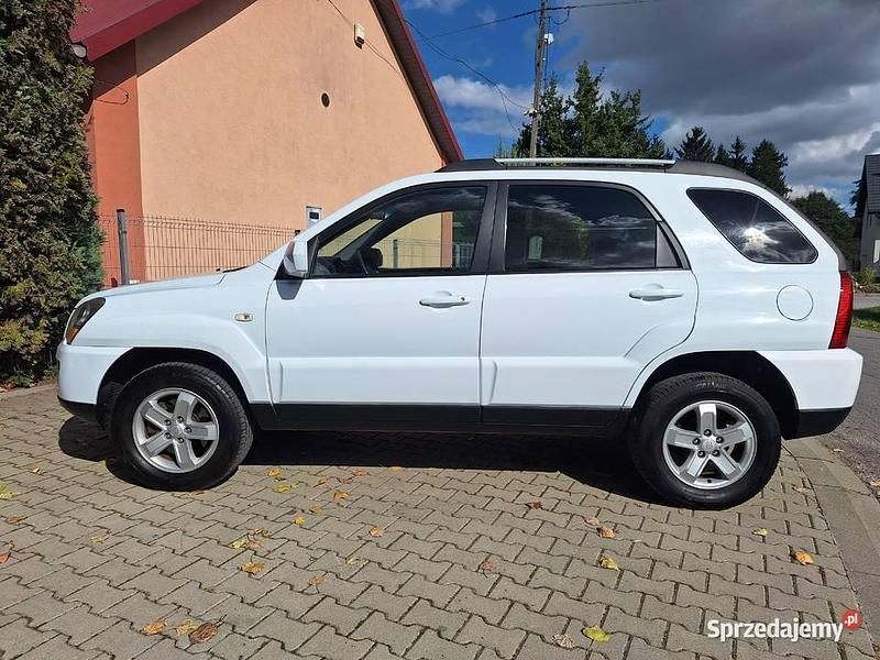 Używany Kia Sportage 136 KM (100 kW) 2010 Biały SUV