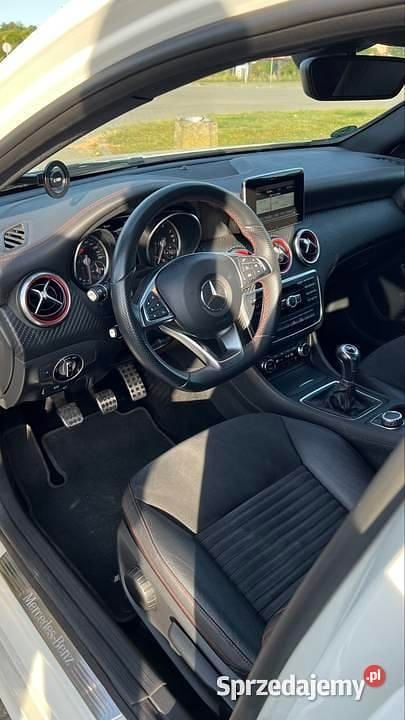 Używany Mercedes A200 AMG 2015 Biały Hatchback