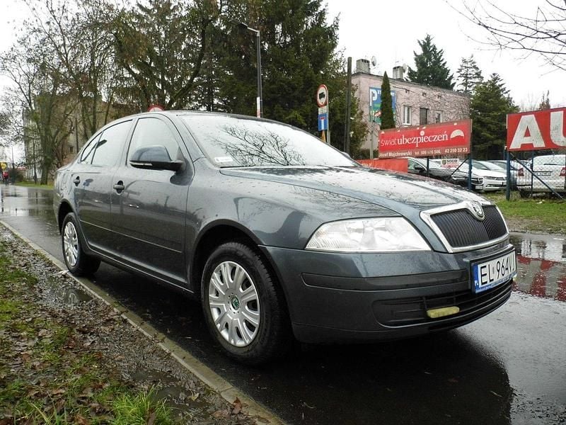 Grafitowy Używany 2012 Skoda Octavia Hatchback | 16 900 zł (Dobra cena) - Obraz 1/4