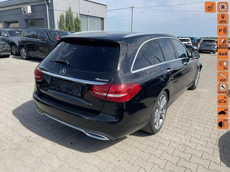 Czarny (metalik) Używany 2015 Mercedes C250 Kombi | 31 900 zł - Obraz 1/4