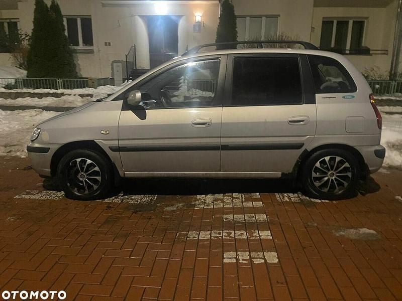 Używany Hyundai Matrix Comfort 2005 Srebrny Minivan