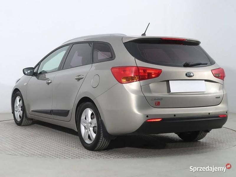 Używany Kia Ceed 2015 Srebrny Hatchback
