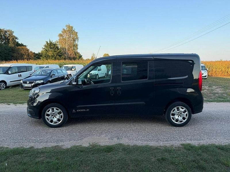 Używany Fiat Doblò 95 KM (69 kW) 2018 Czarny Minivan