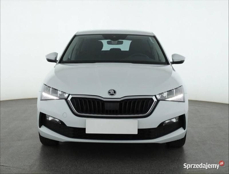 Biały Używany 2021 Skoda Scala Hatchback | 61 999 zł (Uczciwa cena) - Obraz 1/4