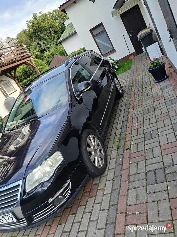 Czarny Używany 2008 VW Multivan Kombi | 13 600 zł - Obraz 1/4