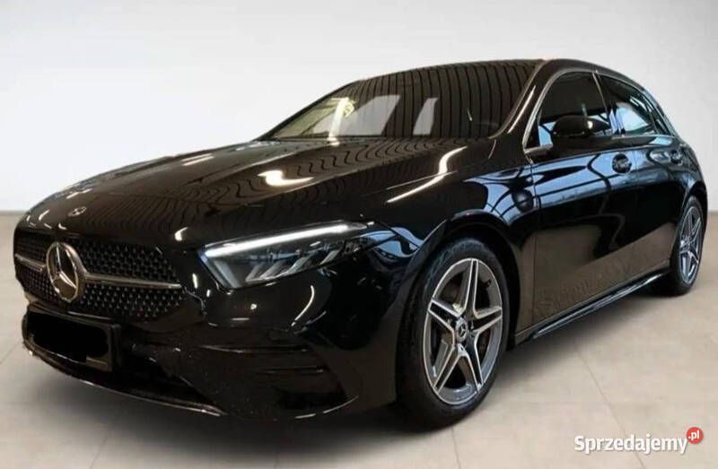 Czarny Nowe 2025 Mercedes A200 Advanced Plus Hatchback | 146 765 zł - Obraz 1/4