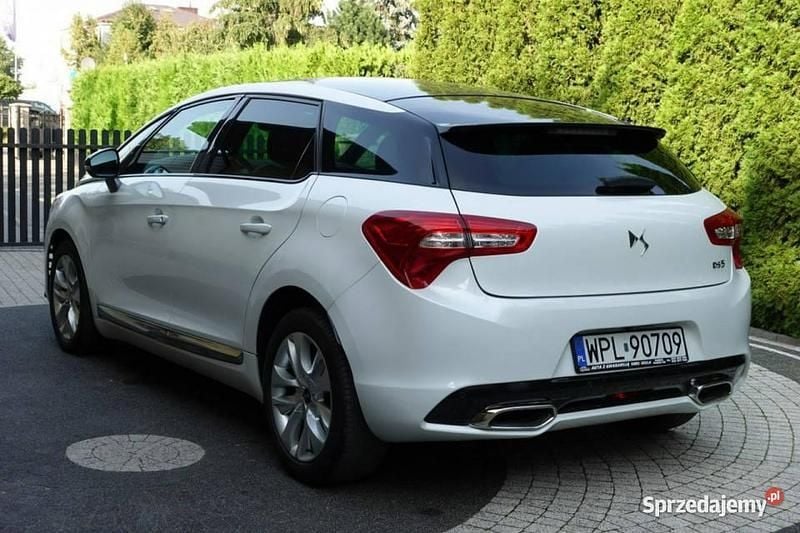 Używany Citroën DS5 150 KM (110 kW) 2016 Biały Hatchback