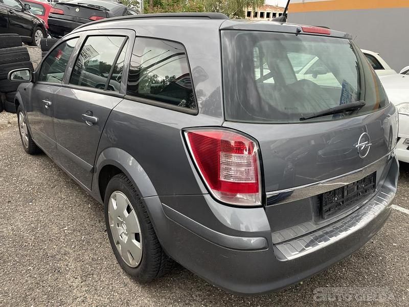 Używany Opel Astra 105 KM (77 kW) 2006 Grafitowy metalik Kombi