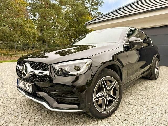 Używany Mercedes GLC300 255 KM (187 kW) 2021 Czarny Coupe