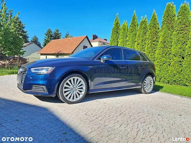 Niebieski Używany 2017 Audi A3 S-Line Hatchback | 68 500 zł (Uczciwa cena) - Obraz 1/4