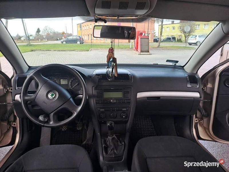 Złoty Używany 2005 Skoda Octavia Sedan/Limuzyna | 8900 zł (Uczciwa cena) - Obraz 1/4
