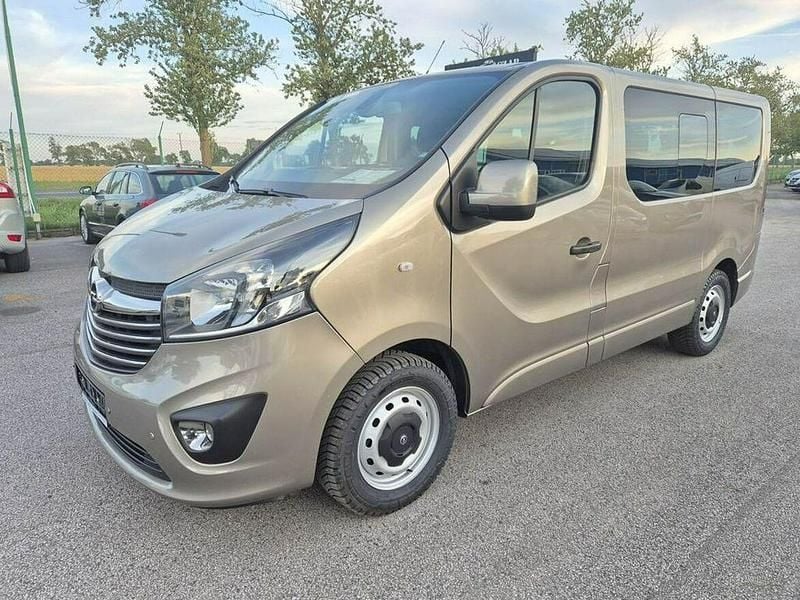 Żółtozłoty Używany 2017 Opel Vivaro Van | 57 900 zł (Uczciwa cena) - Obraz 1/4