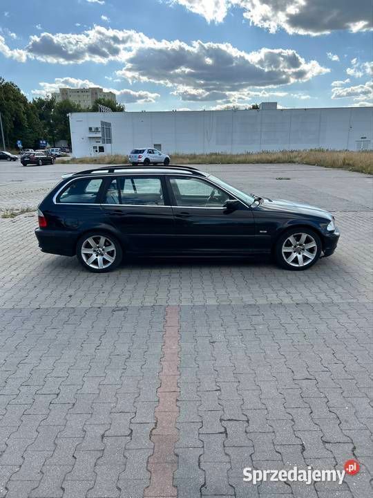 Czarny Używany 2001 BMW 330 Kombi | 11 900 zł (Dość drogi) - Obraz 1/4