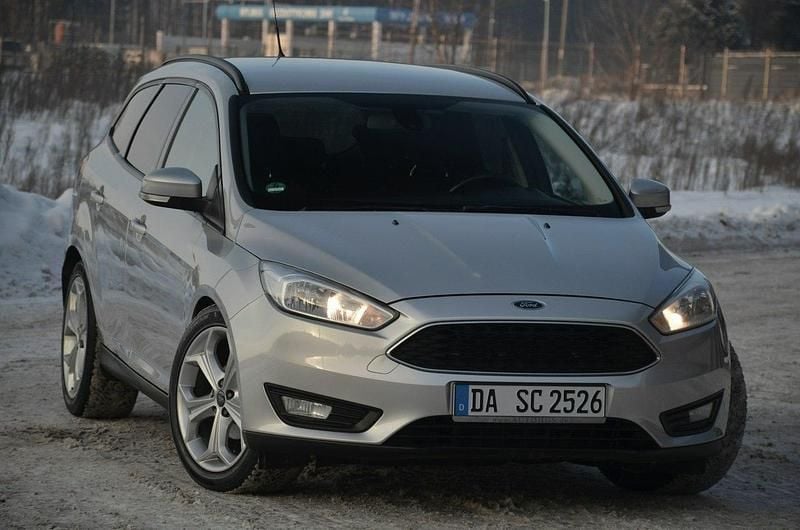 Używany Ford Focus 120 KM (88 kW) 2016 Srebrny Kombi