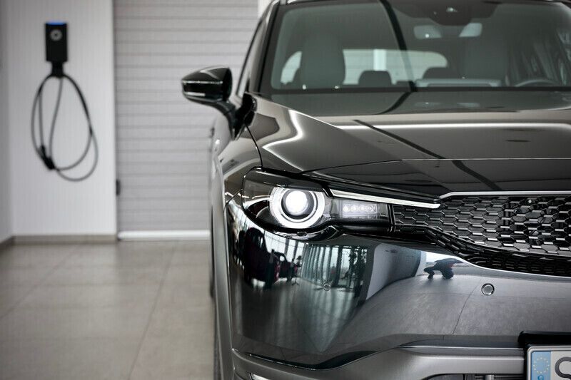 Czarny Używany 2023 Mazda MX30 SUV | 144 500 zł (Dość drogi) - Obraz 1/4