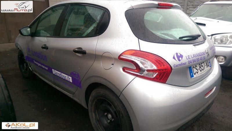 Używany Peugeot 208 130 KM (95 kW) 2013 Srebrny (metalik) Hatchback