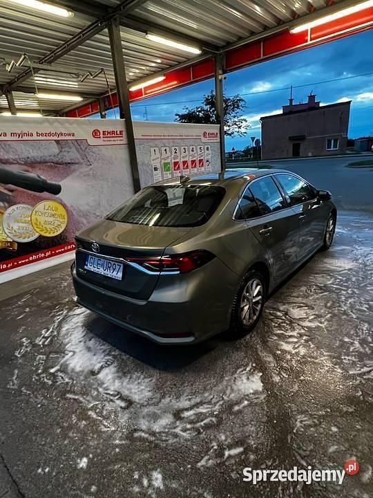 Używany Toyota Corolla Comfort 132 KM (97 kW) 2019 Sedan/Limuzyna