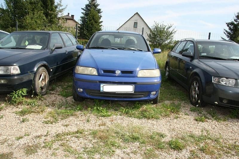 Niebieski jasny Używany 2002 Fiat Albea Sedan/Limuzyna | 2199 zł - Obraz 1/4