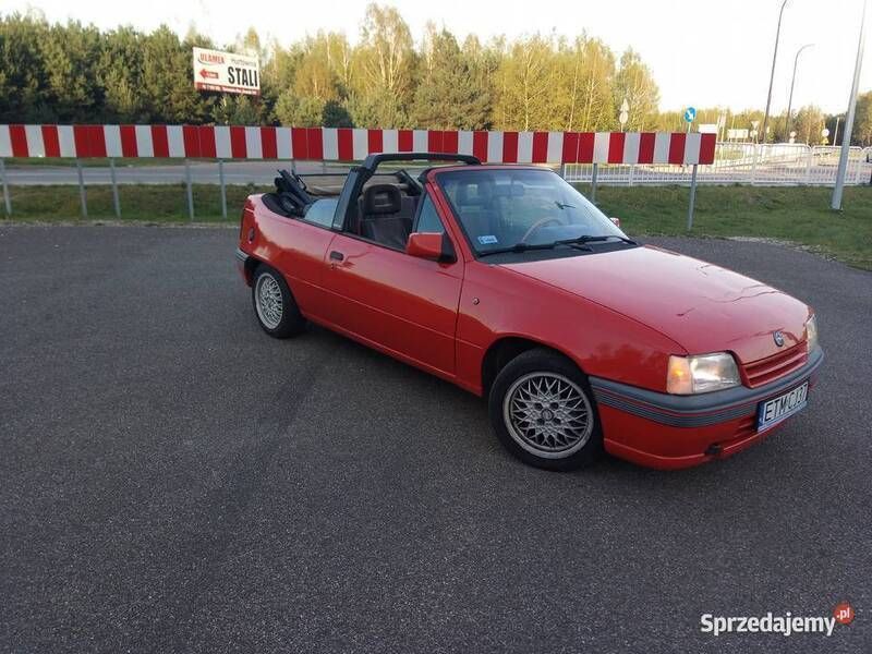Czerwony Używany 1989 Opel Kadett Kabriolet | 7400 zł - Obraz 1/4